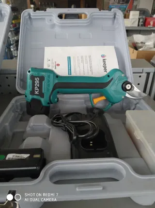 Tijera Eléctrica KP295 Keeper