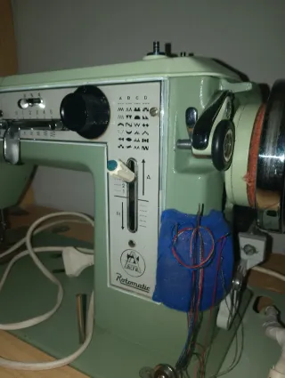 Máquina de coser Alfa Alfamatic 109