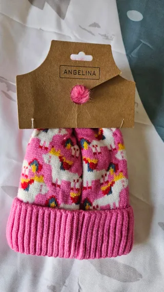 Gorro infantil rosa con pompón