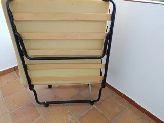 Cama Plegable Beige y Negra