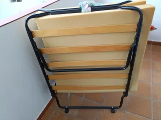 Cama Plegable Beige y Negra