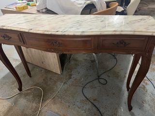 Mesa recibidor mármol y madera