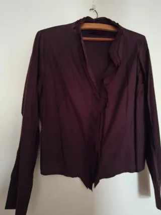 Camisa morada elegante
