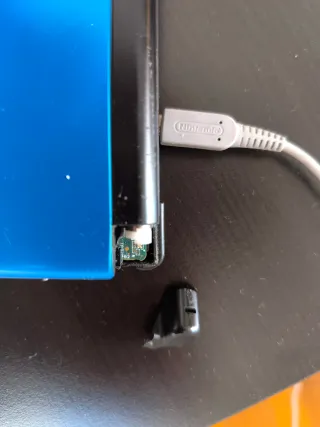 Nintendo 3DS XL Azul con Stylus Pokebola