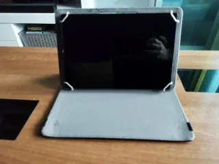 Tablet Aquaris E10 Negra con Funda