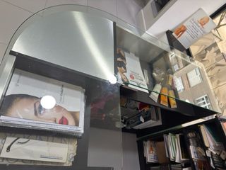 Mostrador Recepción BEAUTY Cristal y Metal