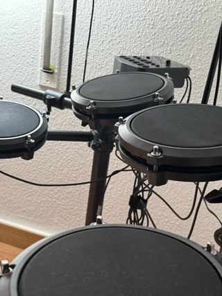 Batería Electrónica Alesis Drumkit EN GARANTÍA.