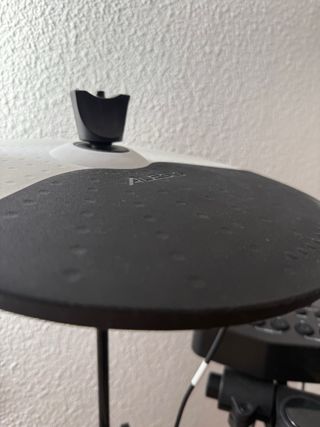 Batería Electrónica Alesis Drumkit EN GARANTÍA.