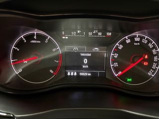 Opel Corsa 2016 / Etiqueta C / 68.000 km /Garantia