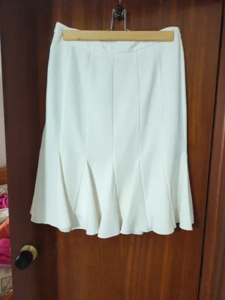 Falda blanca midi plisada