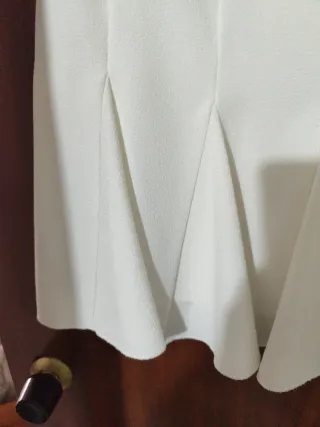 Falda blanca midi plisada