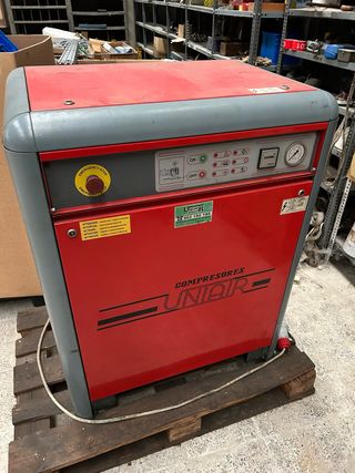 Compresor Uniair 5,5kW Trifásico