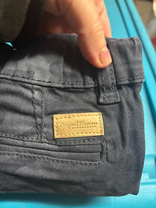 Pantaloni camouflage stile militare