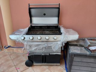Barbacoa de gas en perfecto estado