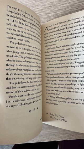 Paulo Coelho Sobre el río piedra me senté (inglés)