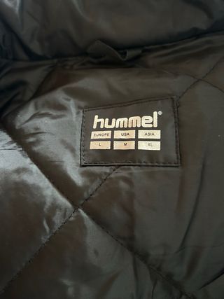 Chaqueta impermeable Hummel negra