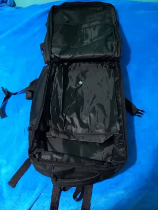 A ESTRENAR Mochila CORPORATIVA negra USB