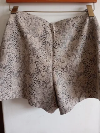 Falda pantalón Zara estampado serpiente
