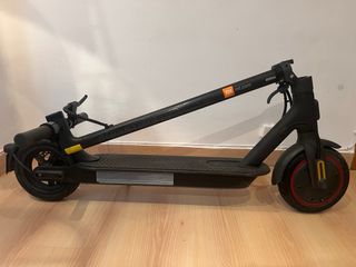 Patinete Eléctrico Xiaomi Pro 2 con Accesorios