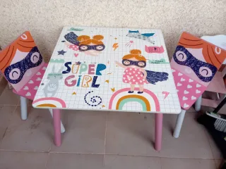 Mesa y 2 sillas infantiles Super Girl