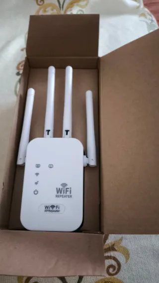Repetidor WiFi 4 Antenas