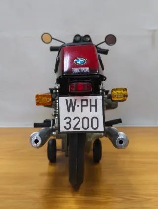 Moto BMW R100RS de juguete