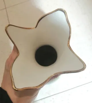 Jarrón antiguo con escena de caza