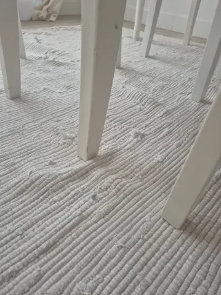 Mesa y 4 Sillas Comedor IKEA. Precio nuevo 585 e