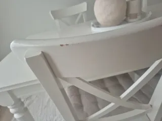 Mesa y 4 Sillas Comedor IKEA. Precio nuevo 585 e