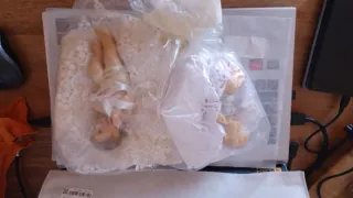 2 angioletti su cuscino decorativo