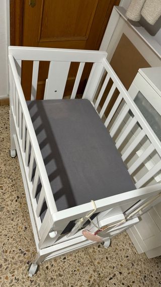 Minicuna colecho madera con ruedas