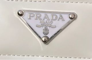 Funda Prada iPhone 15 Pro Max Blanca