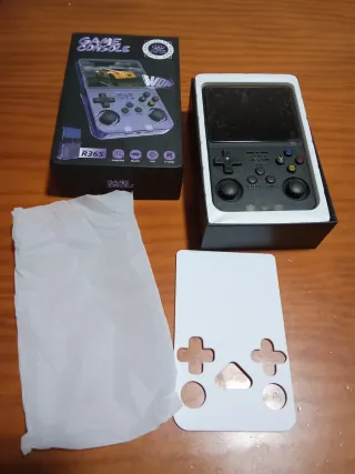 Consola Portátil R36S Negra NUEVA .