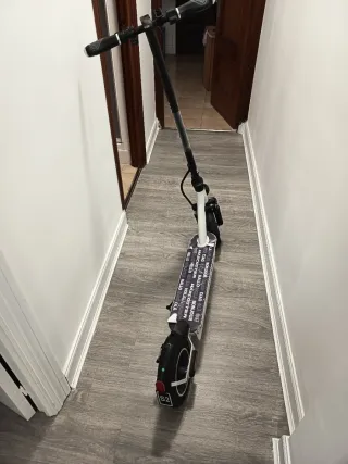 Patinete eléctrico Mascooter + casco todo nuevo