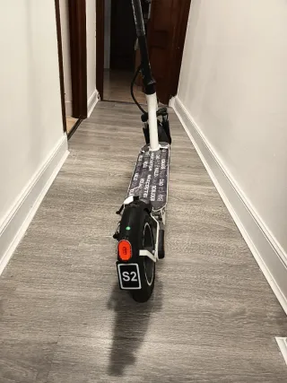 Patinete eléctrico Mascooter + casco todo nuevo