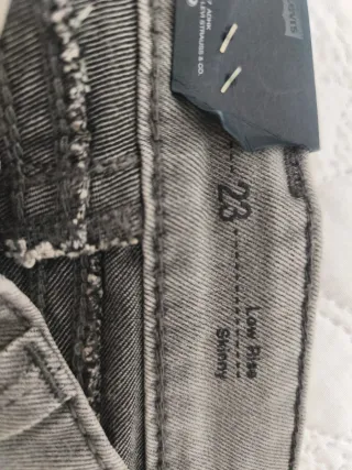 Levi's Jeans mujer Talla 23x34 Gris