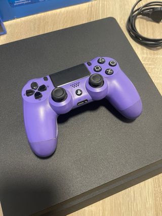 PS4 Slim 1TB + Dualshock + 2 Juegos