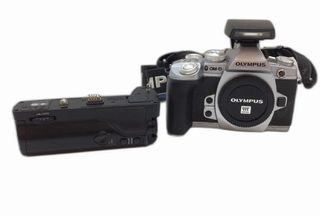 Olympus OM-D E-M1 Plata + Grip HLD-7