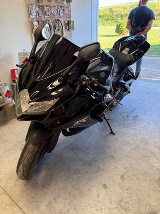 Suzuki GSXR 600 k8 Negra