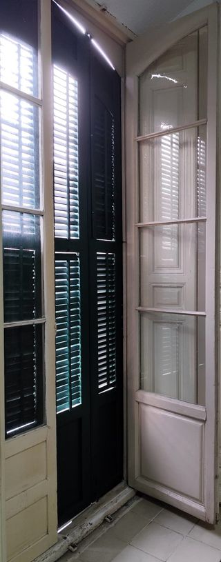 Ventanas de madera maciza antiguas