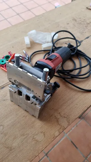 Ensambladora de agujeros Mafell