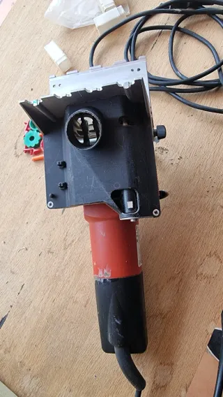 Ensambladora de agujeros Mafell