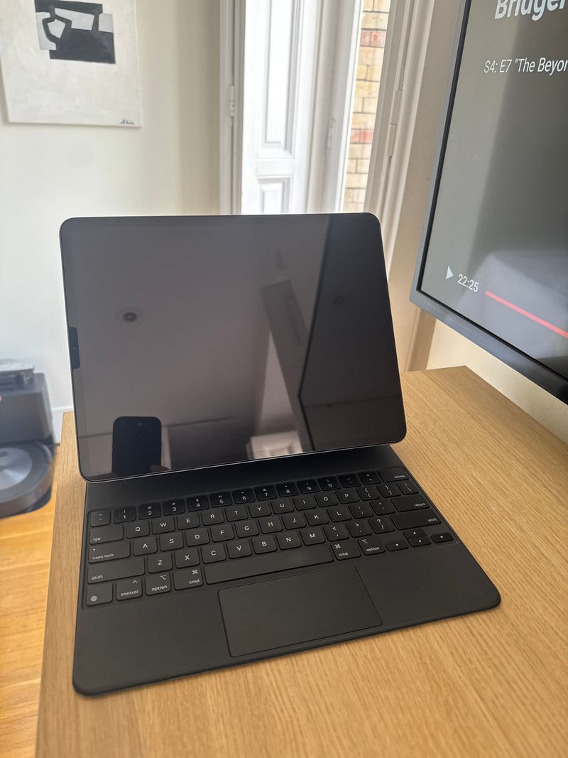 iPad Pro 12.9 3ª Gen 64GB Gris + MagicKeyboard afbeelding 2