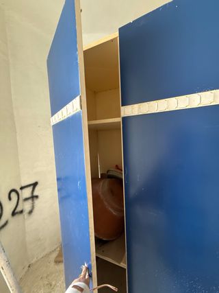 Armario vintage azul y beige