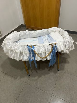 Capazo Cuna Mimbre con Ruedas