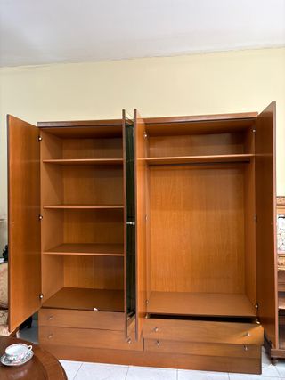 Conjunto Armario, Cómoda y 2 Mesitas con Espejo