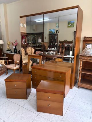 Conjunto Armario, Cómoda y 2 Mesitas con Espejo