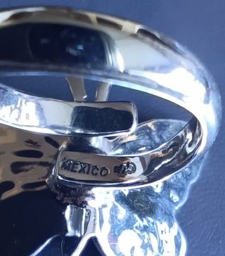 Anillo de plata con diseño de mariposa