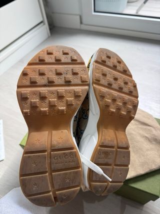 Zapatillas Gucci Beige y Rojo