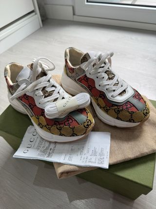 Zapatillas Gucci Beige y Rojo